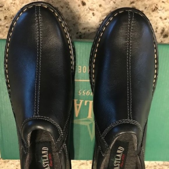 Never worn Women's Eastland Amore Black shoes. - Picture 2 of 4